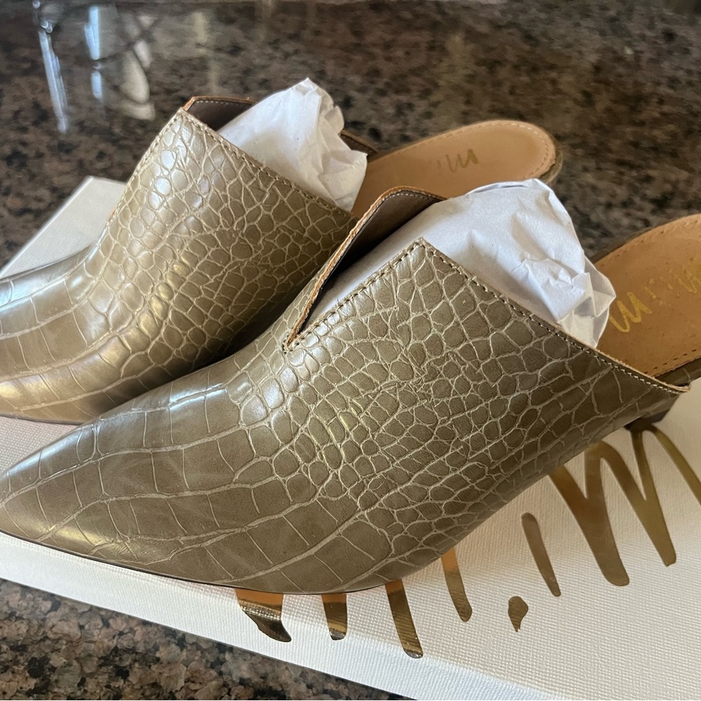 Stylish Gold Croc-Embossed Women's Mules
